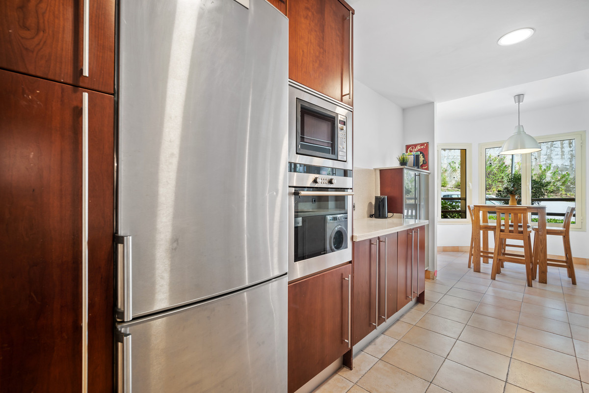 Se vende Apartamento Planta Baja de 3 dormitorios en Costa Del Sol, Málaga, España