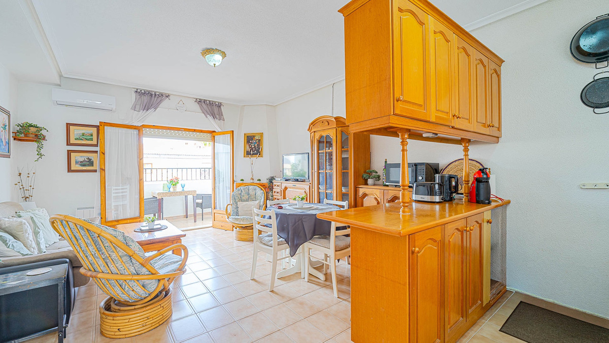 Se vende Apartamento Planta Media de 2 dormitorios en Costa Blanca, Alicante, España