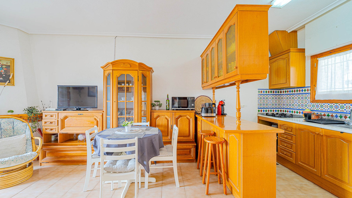 Se vende Apartamento Planta Media de 2 dormitorios en Costa Blanca, Alicante, España
