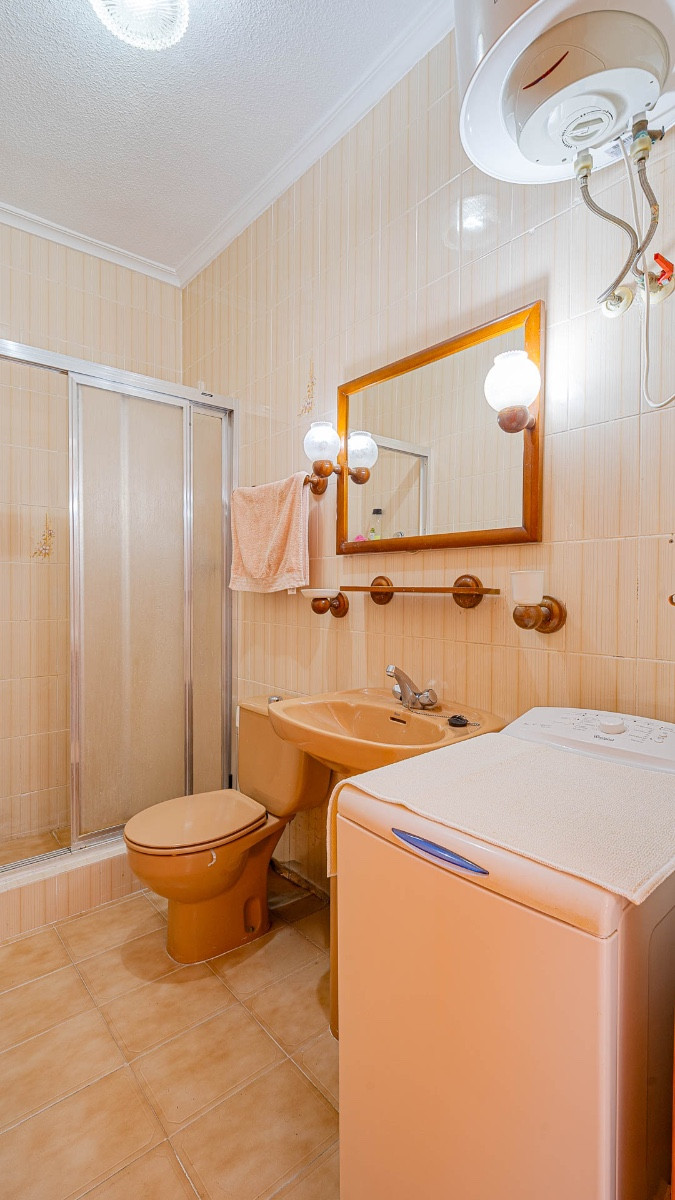 Se vende Apartamento Planta Media de 2 dormitorios en Costa Blanca, Alicante, España