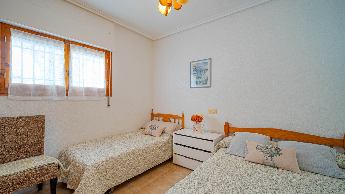 Se vende Apartamento Planta Media de 2 dormitorios en Costa Blanca, Alicante, España