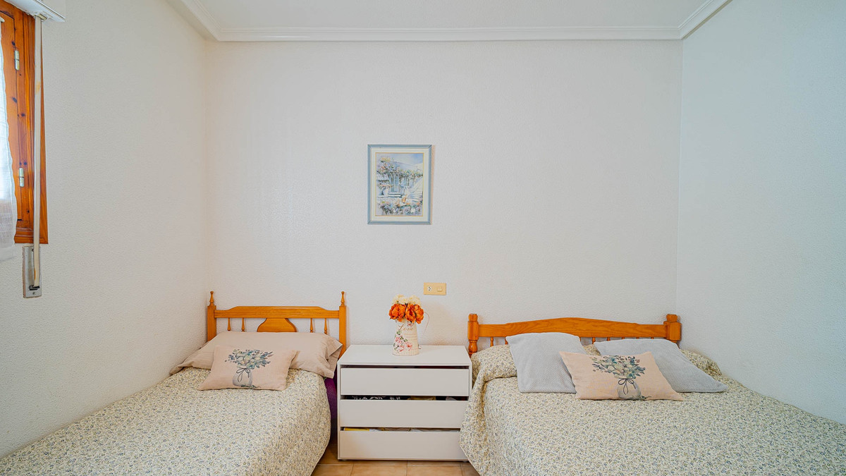 Se vende Apartamento Planta Media de 2 dormitorios en Costa Blanca, Alicante, España