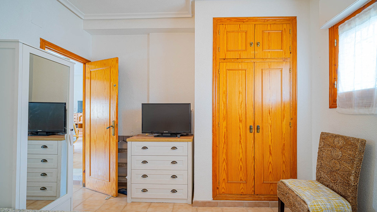 Se vende Apartamento Planta Media de 2 dormitorios en Costa Blanca, Alicante, España