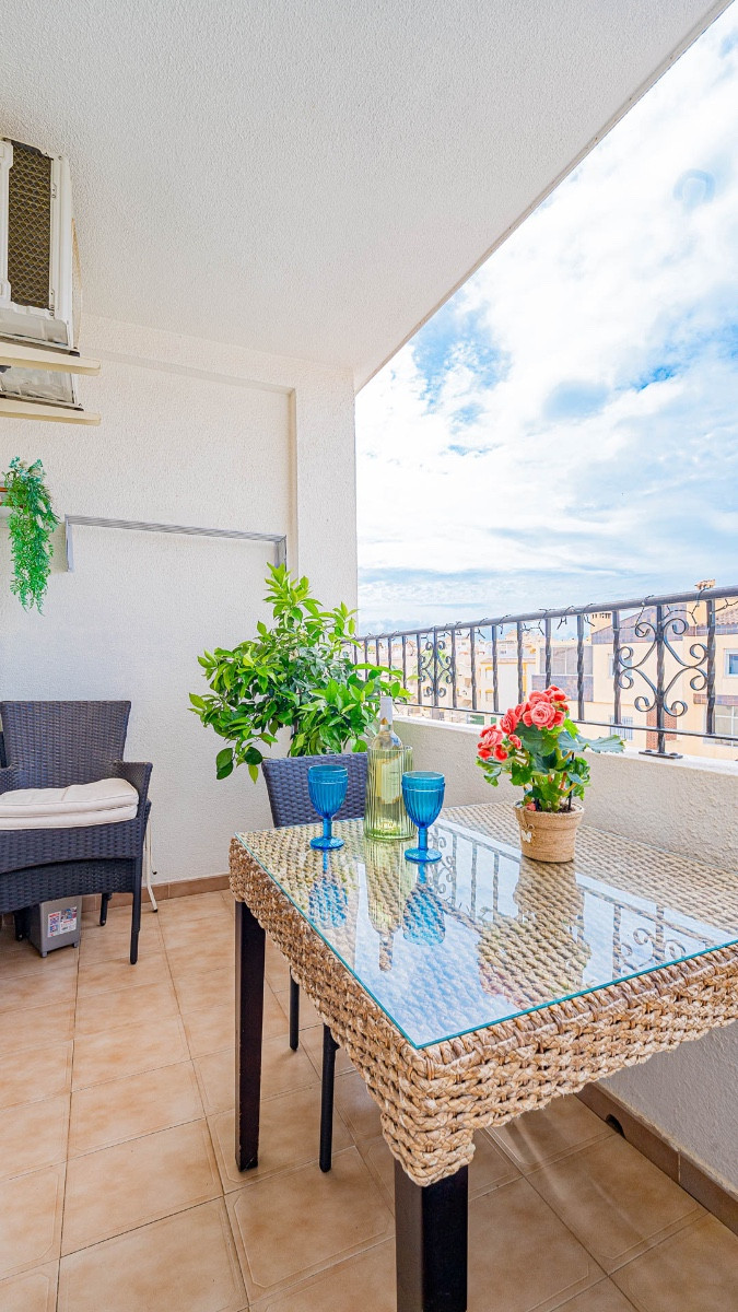 Se vende Apartamento Planta Media de 2 dormitorios en Costa Blanca, Alicante, España