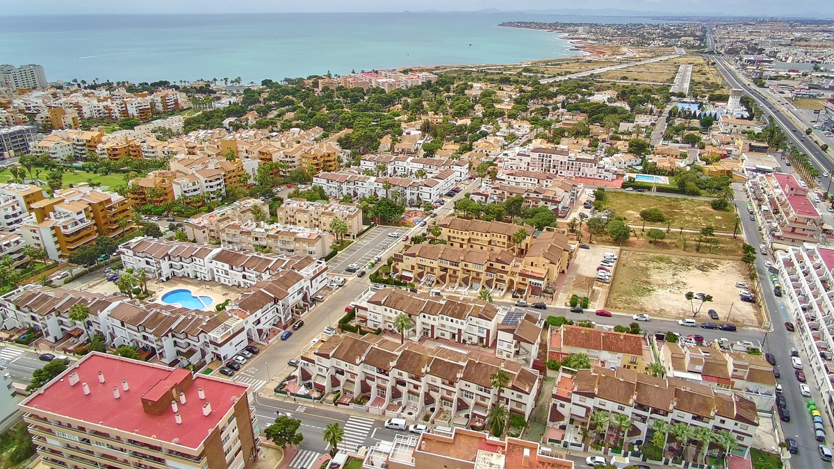 Se vende Apartamento Planta Media de 2 dormitorios en Costa Blanca, Alicante, España