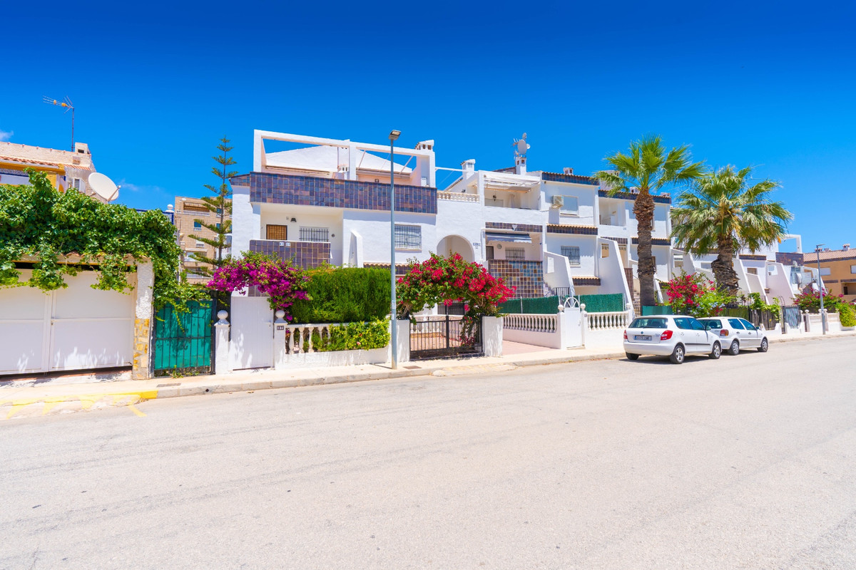 Se vende Apartamento Planta Media de 2 dormitorios en Costa Blanca, Alicante, España