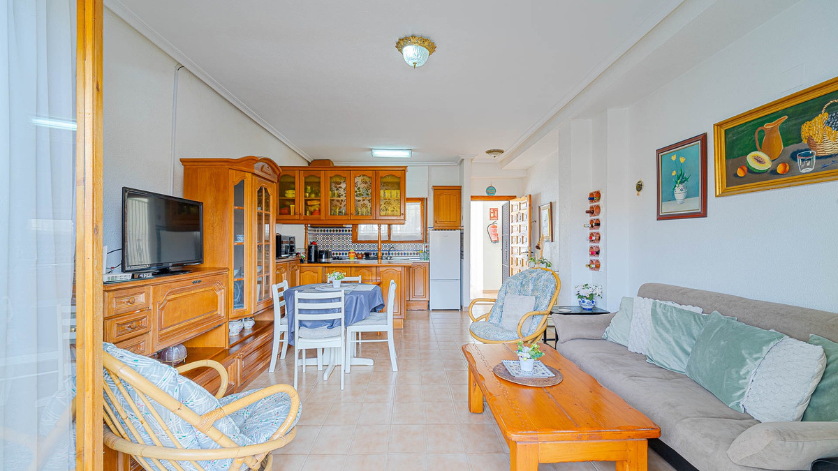Se vende Apartamento Planta Media de 2 dormitorios en Costa Blanca, Alicante, España