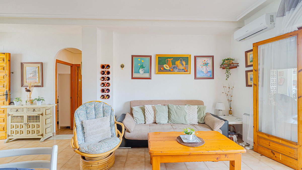 Se vende Apartamento Planta Media de 2 dormitorios en Costa Blanca, Alicante, España