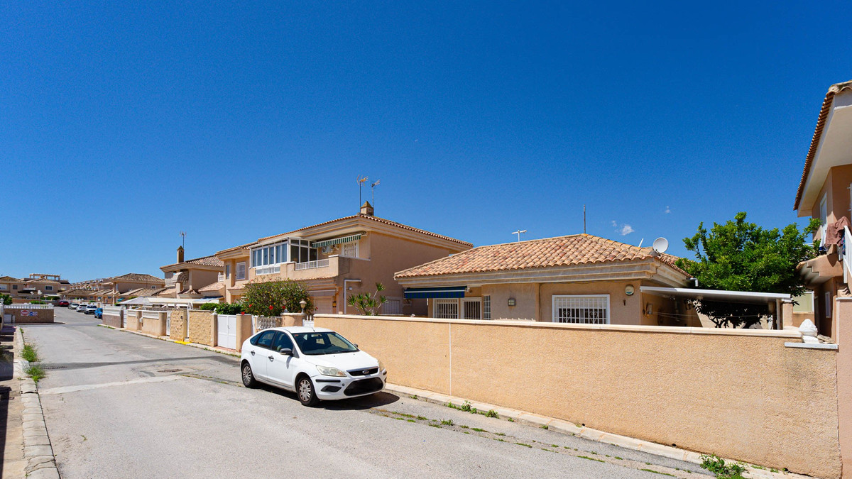 2 Bed Townhouse for sale in Punta Prima Costa Blanca, Alicante, Spain