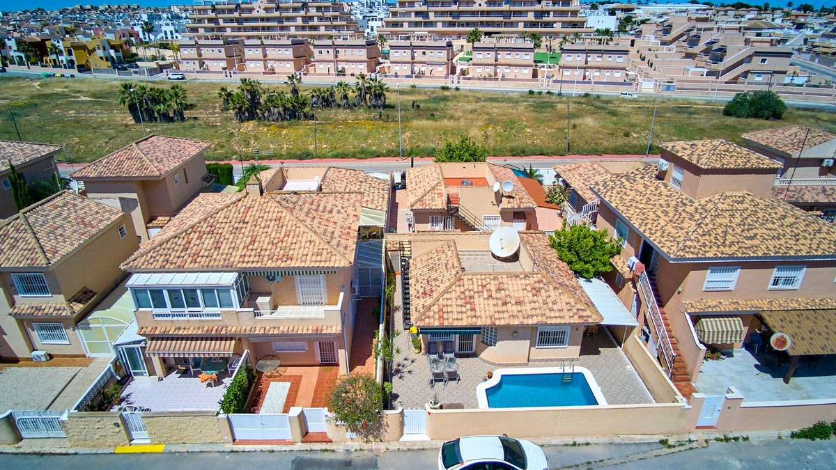 2 Bed Townhouse for sale in Punta Prima Costa Blanca, Alicante, Spain
