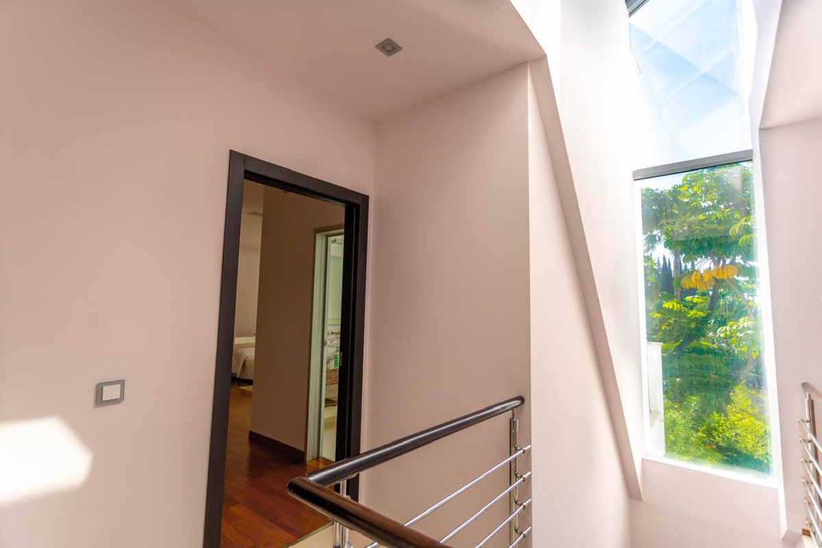4 Bed Townhouse for sale in The Golden Mile Costa Del Sol, Málaga, Spain