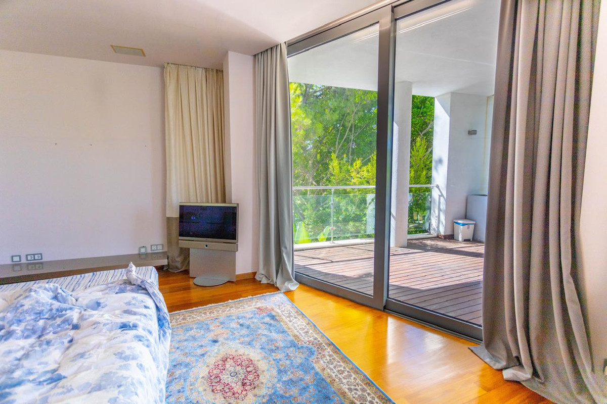 4 Bed Townhouse for sale in The Golden Mile Costa Del Sol, Málaga, Spain