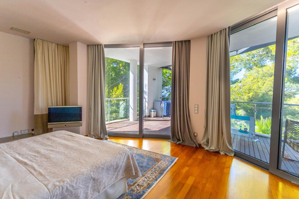 4 Bed Townhouse for sale in The Golden Mile Costa Del Sol, Málaga, Spain