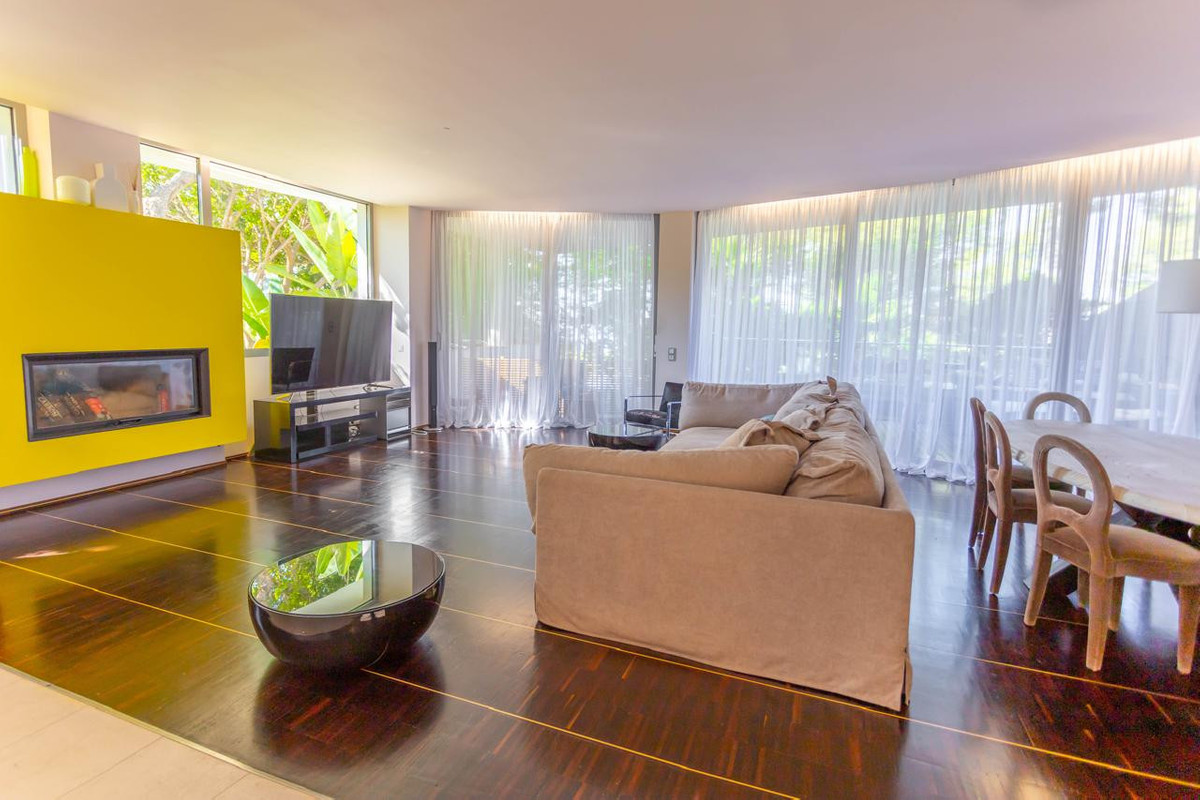 4 Bed Townhouse for sale in The Golden Mile Costa Del Sol, Málaga, Spain