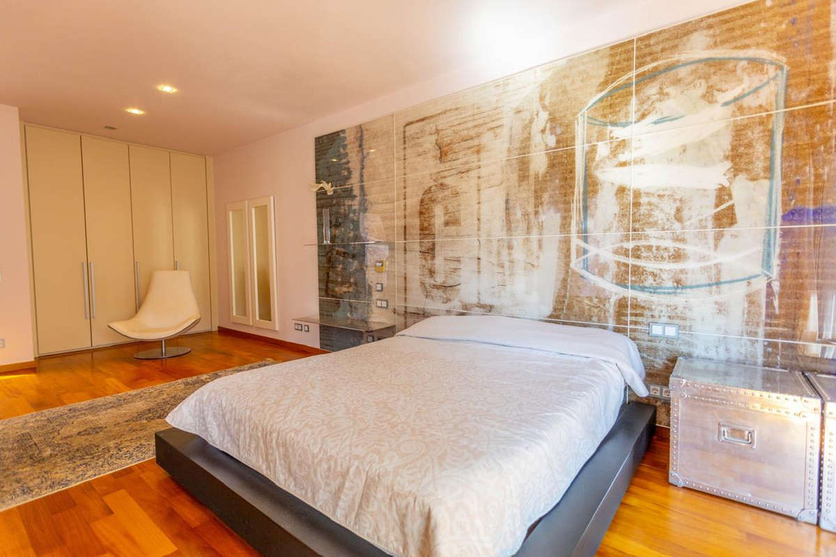 4 Bed Townhouse for sale in The Golden Mile Costa Del Sol, Málaga, Spain