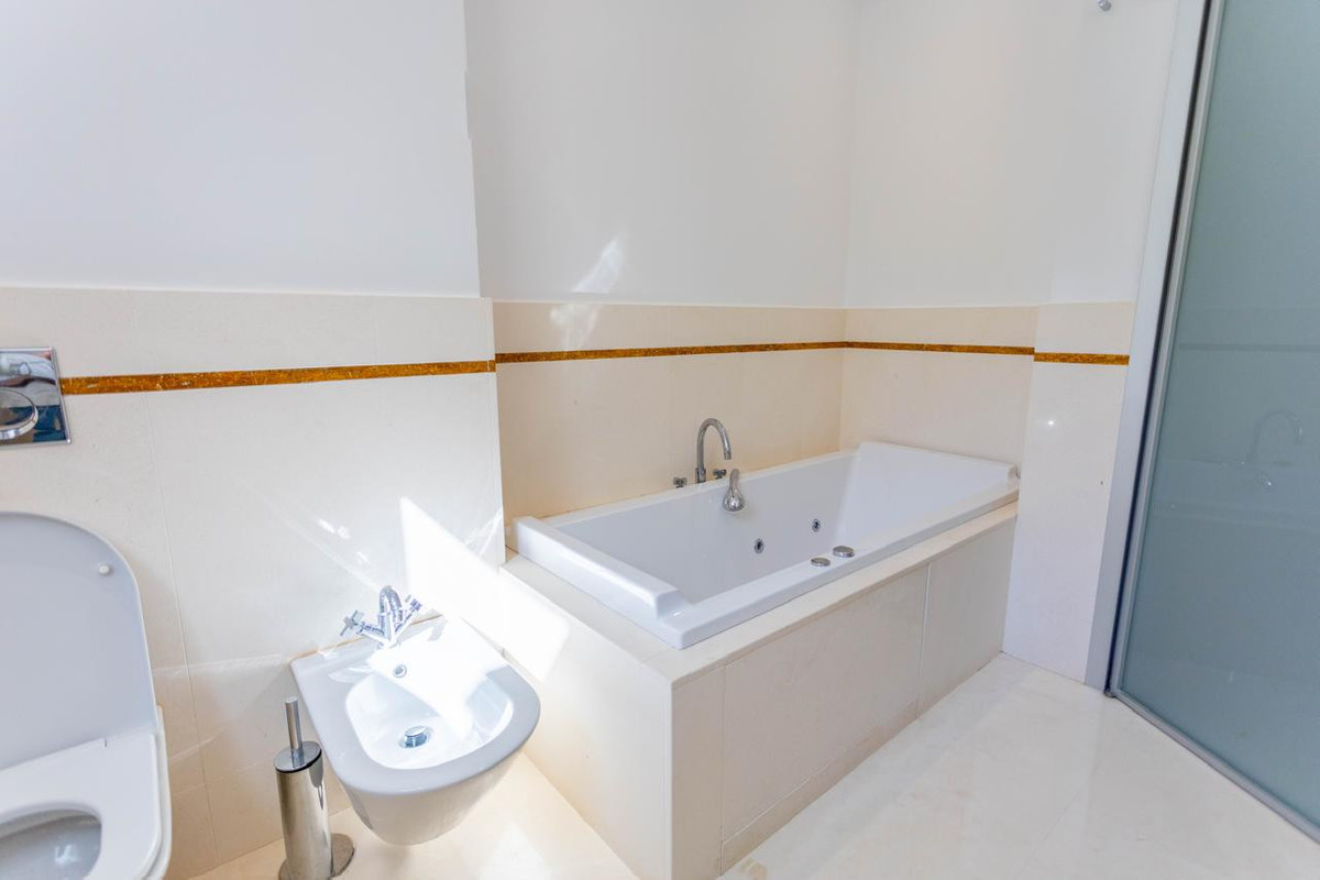 4 Bed Townhouse for sale in The Golden Mile Costa Del Sol, Málaga, Spain