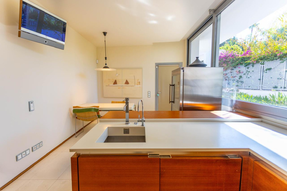 4 Bed Townhouse for sale in The Golden Mile Costa Del Sol, Málaga, Spain