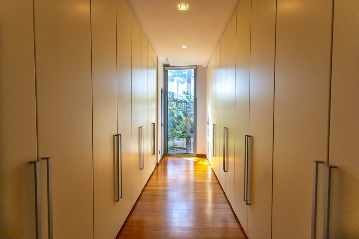 4 Bed Townhouse for sale in The Golden Mile Costa Del Sol, Málaga, Spain