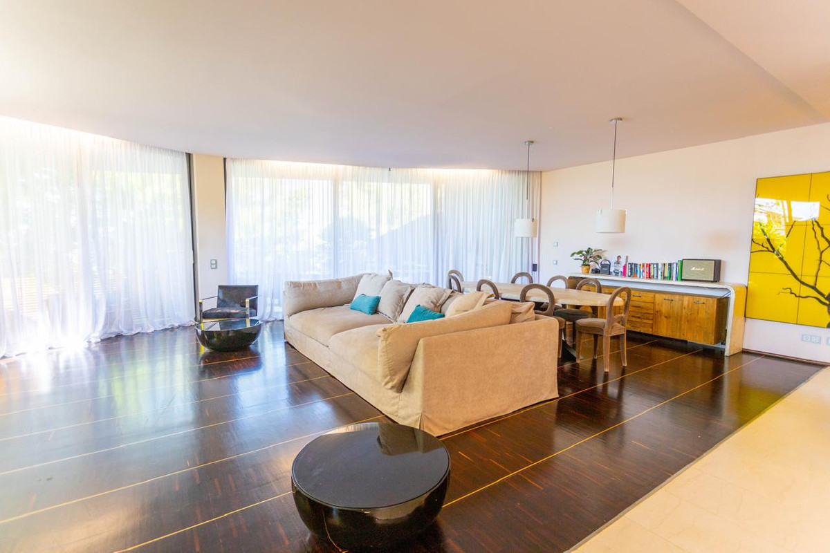4 Bed Townhouse for sale in The Golden Mile Costa Del Sol, Málaga, Spain