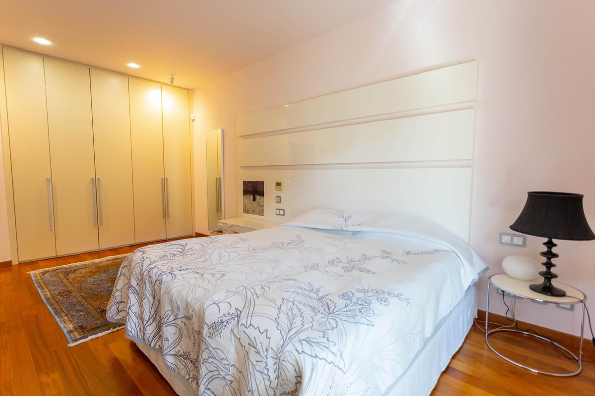 4 Bed Townhouse for sale in The Golden Mile Costa Del Sol, Málaga, Spain
