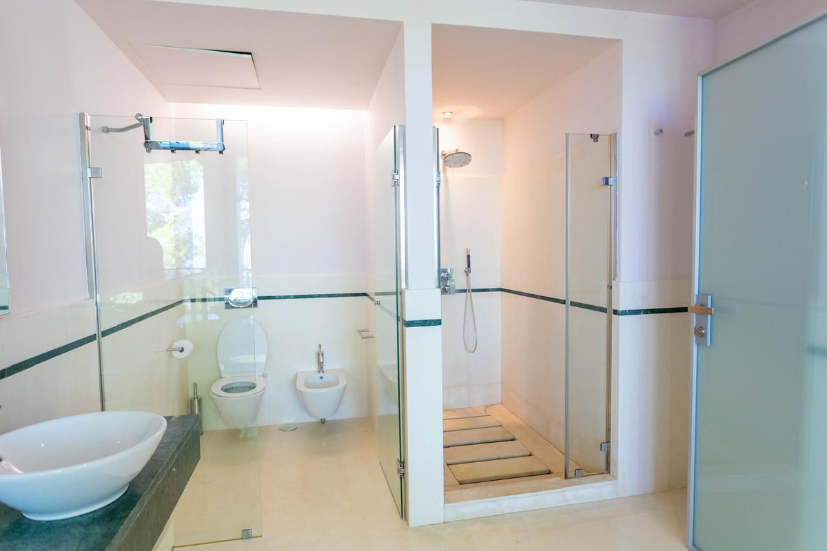 4 Bed Townhouse for sale in The Golden Mile Costa Del Sol, Málaga, Spain