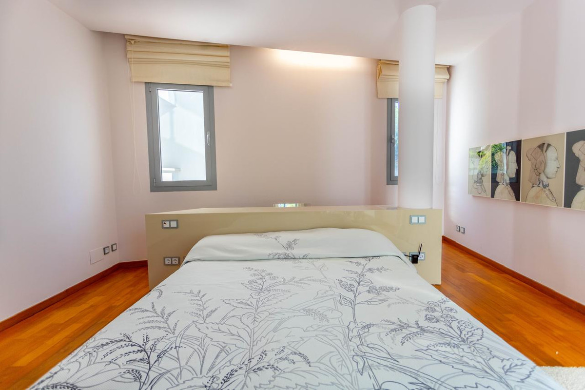 4 Bed Townhouse for sale in The Golden Mile Costa Del Sol, Málaga, Spain