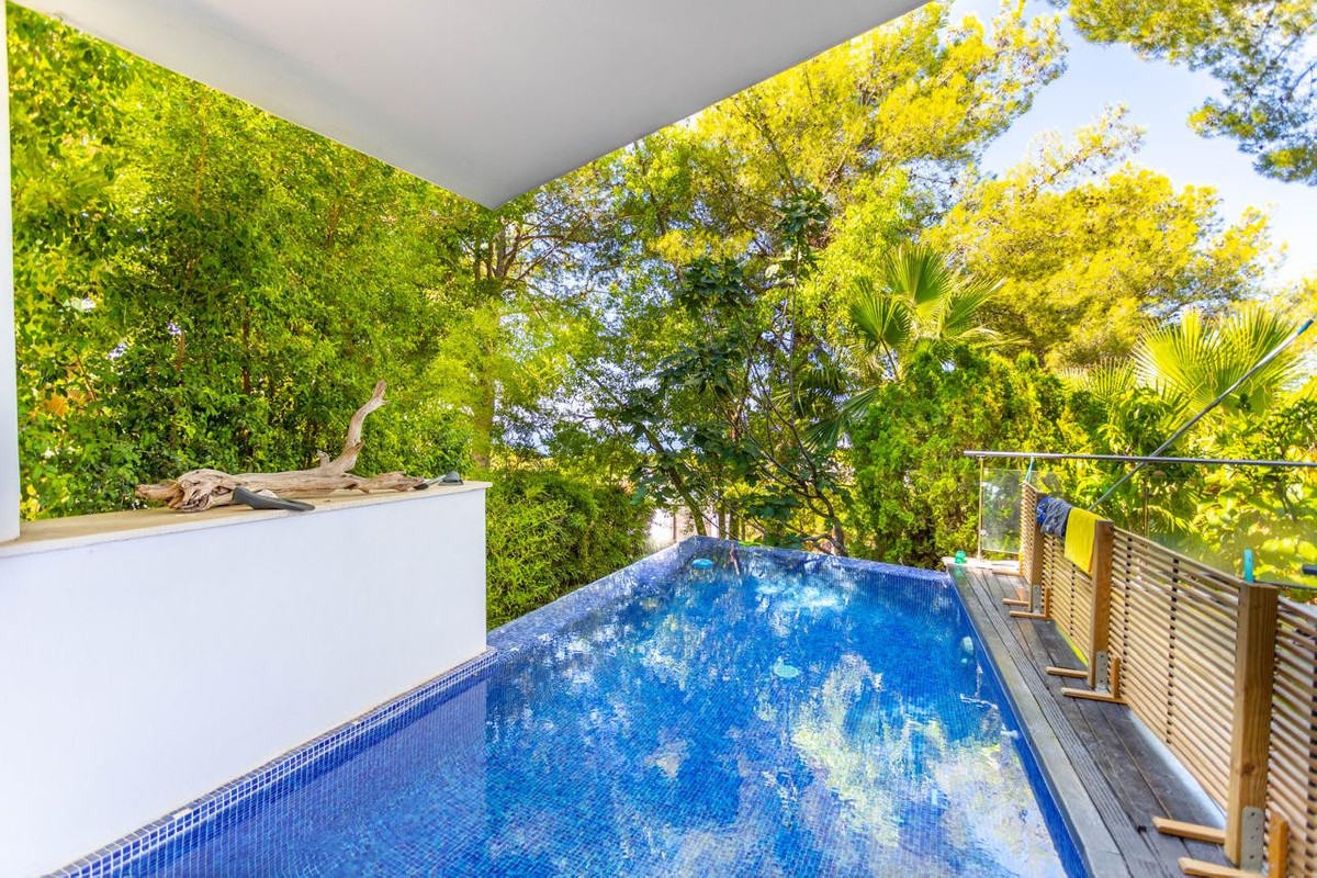 4 Bed Townhouse for sale in The Golden Mile Costa Del Sol, Málaga, Spain