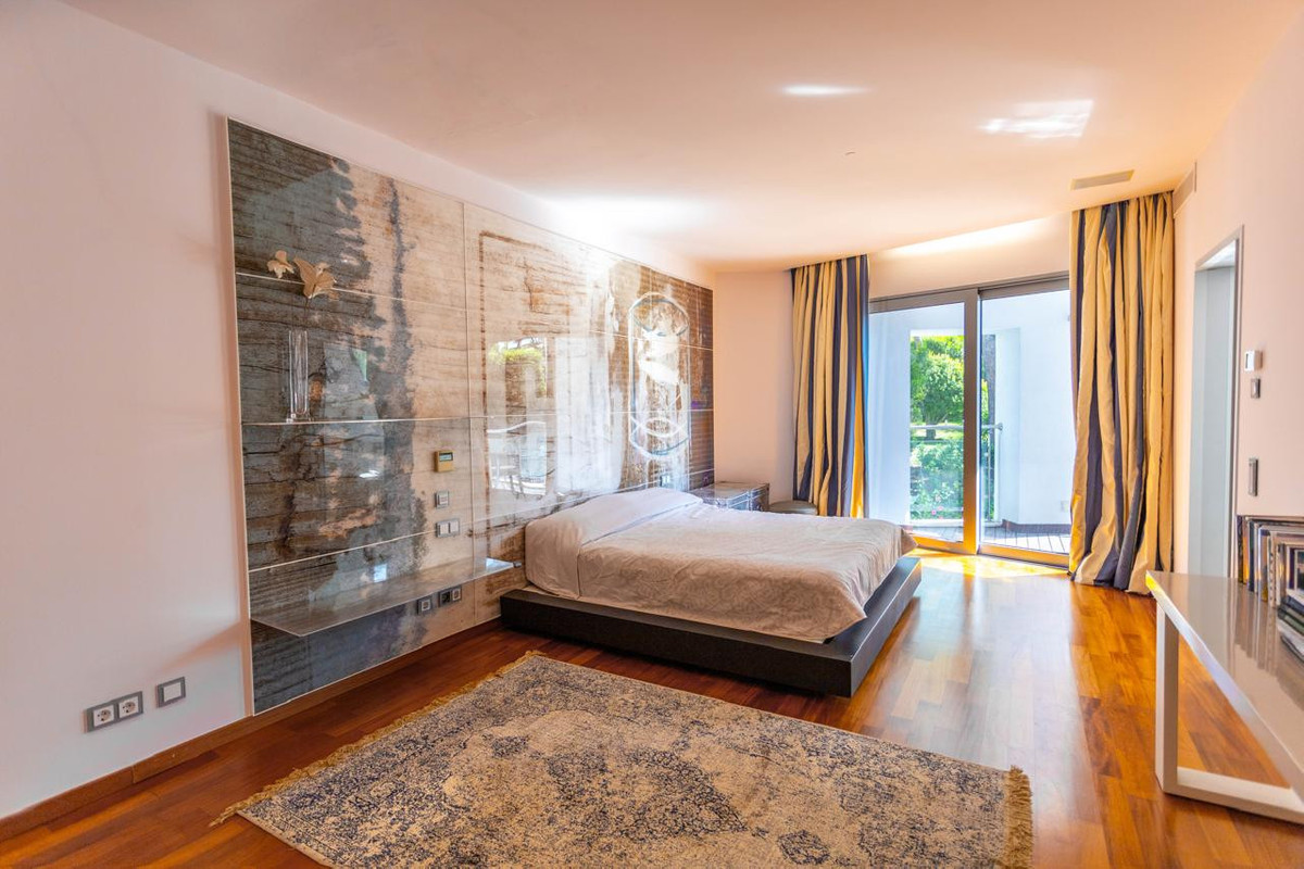 4 Bed Townhouse for sale in The Golden Mile Costa Del Sol, Málaga, Spain