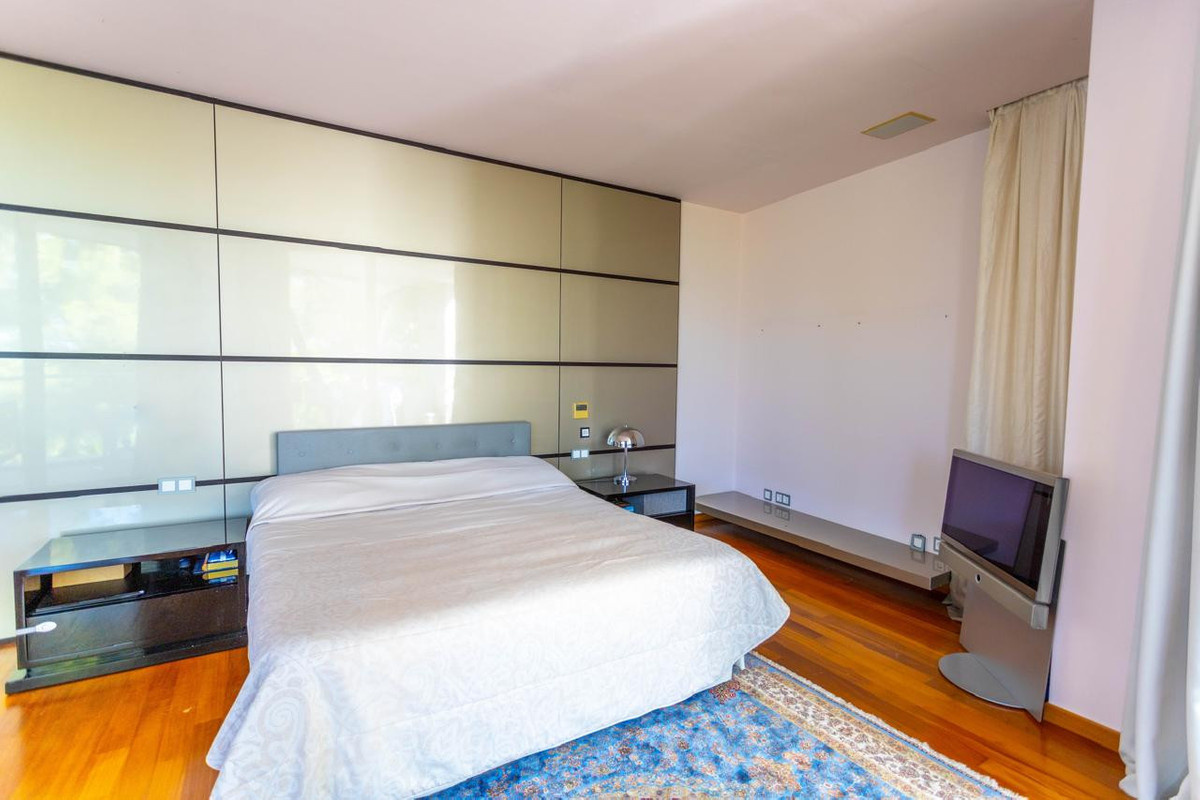 4 Bed Townhouse for sale in The Golden Mile Costa Del Sol, Málaga, Spain