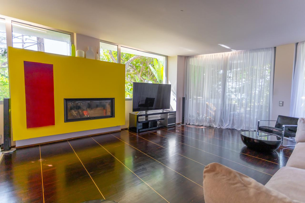 4 Bed Townhouse for sale in The Golden Mile Costa Del Sol, Málaga, Spain
