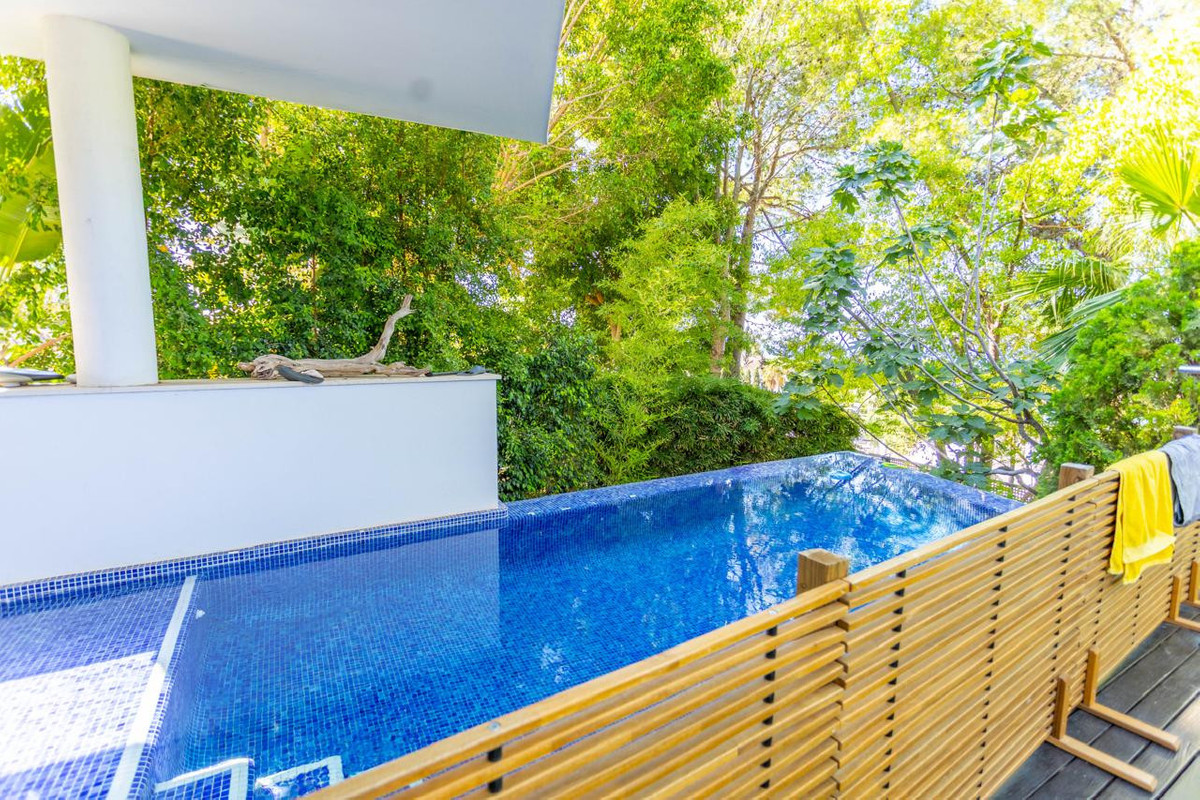 4 Bed Townhouse for sale in The Golden Mile Costa Del Sol, Málaga, Spain