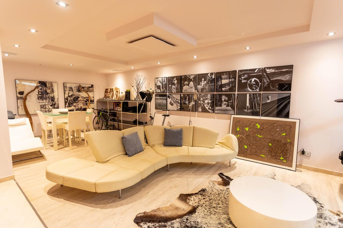4 Bed Townhouse for sale in The Golden Mile Costa Del Sol, Málaga, Spain