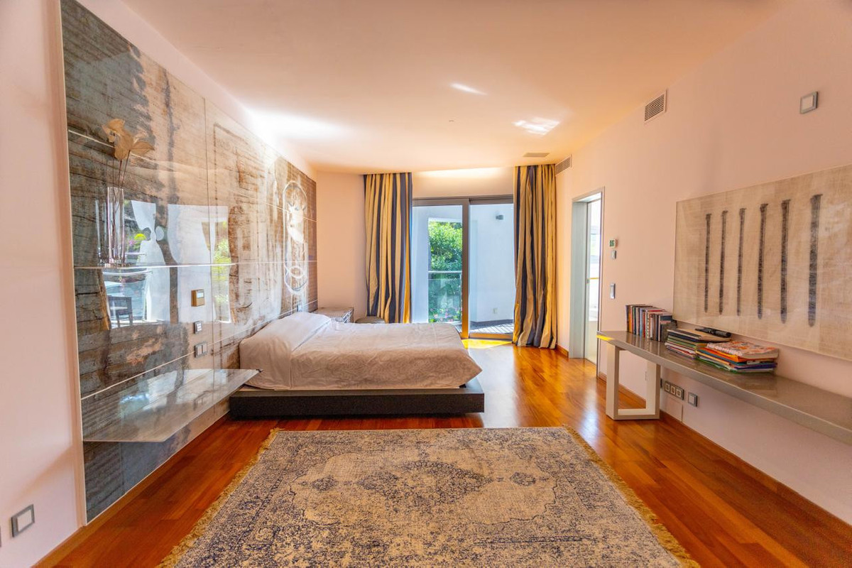 4 Bed Townhouse for sale in The Golden Mile Costa Del Sol, Málaga, Spain