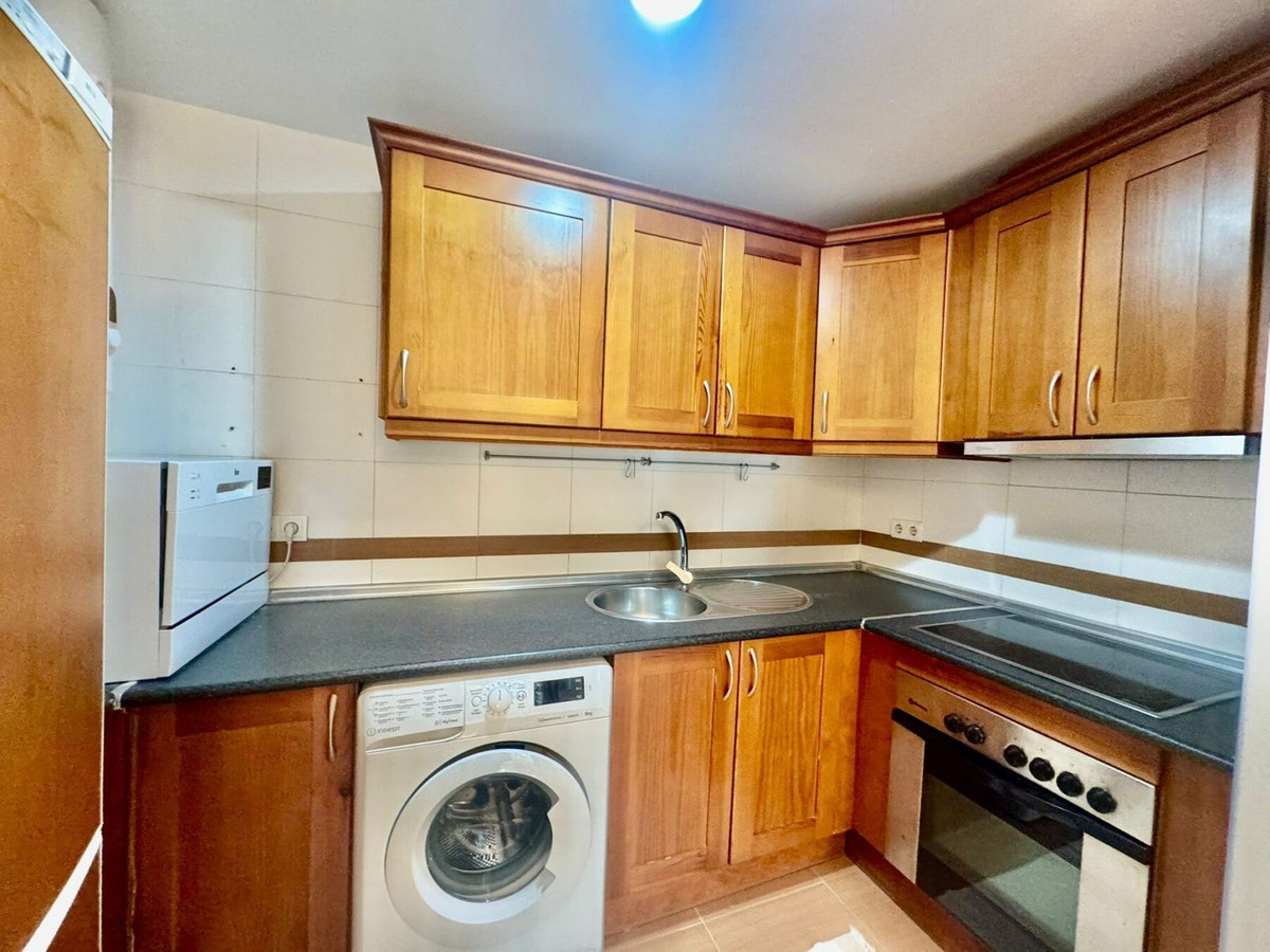2 Bed Apartment for sale in Los Pacos Costa Del Sol, Málaga, Spain
