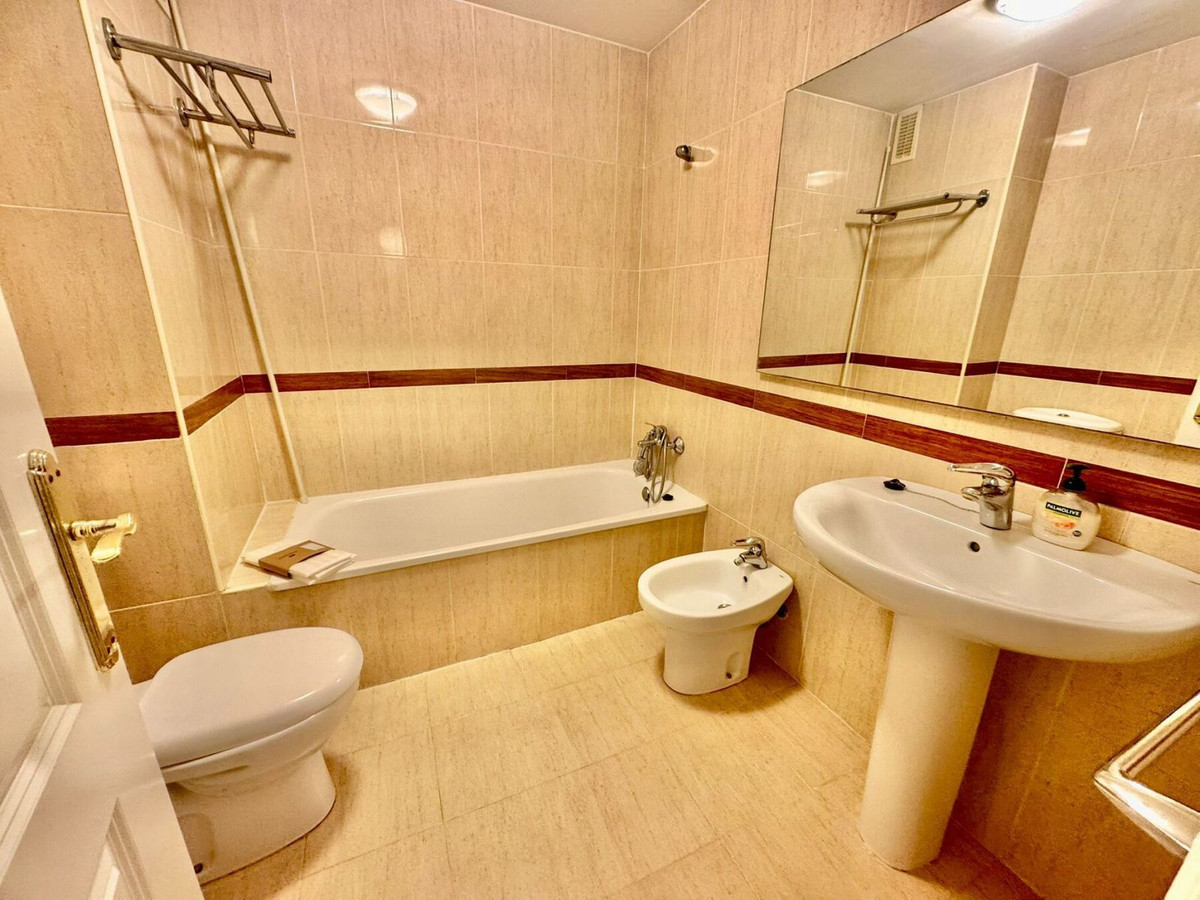 2 Bed Apartment for sale in Los Pacos Costa Del Sol, Málaga, Spain