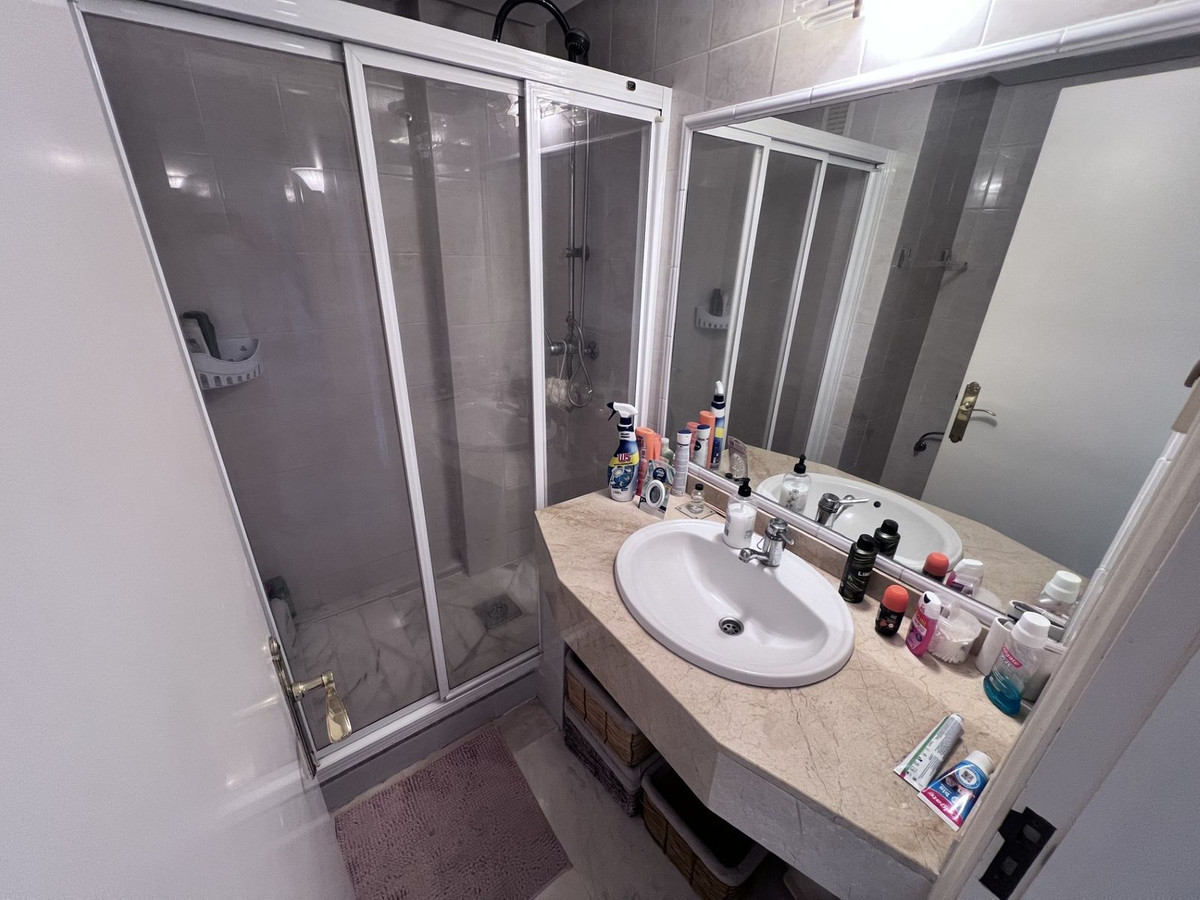 Se vende Apartamento en Planta Última de 2 dormitorios en Costa Del Sol, Málaga, España