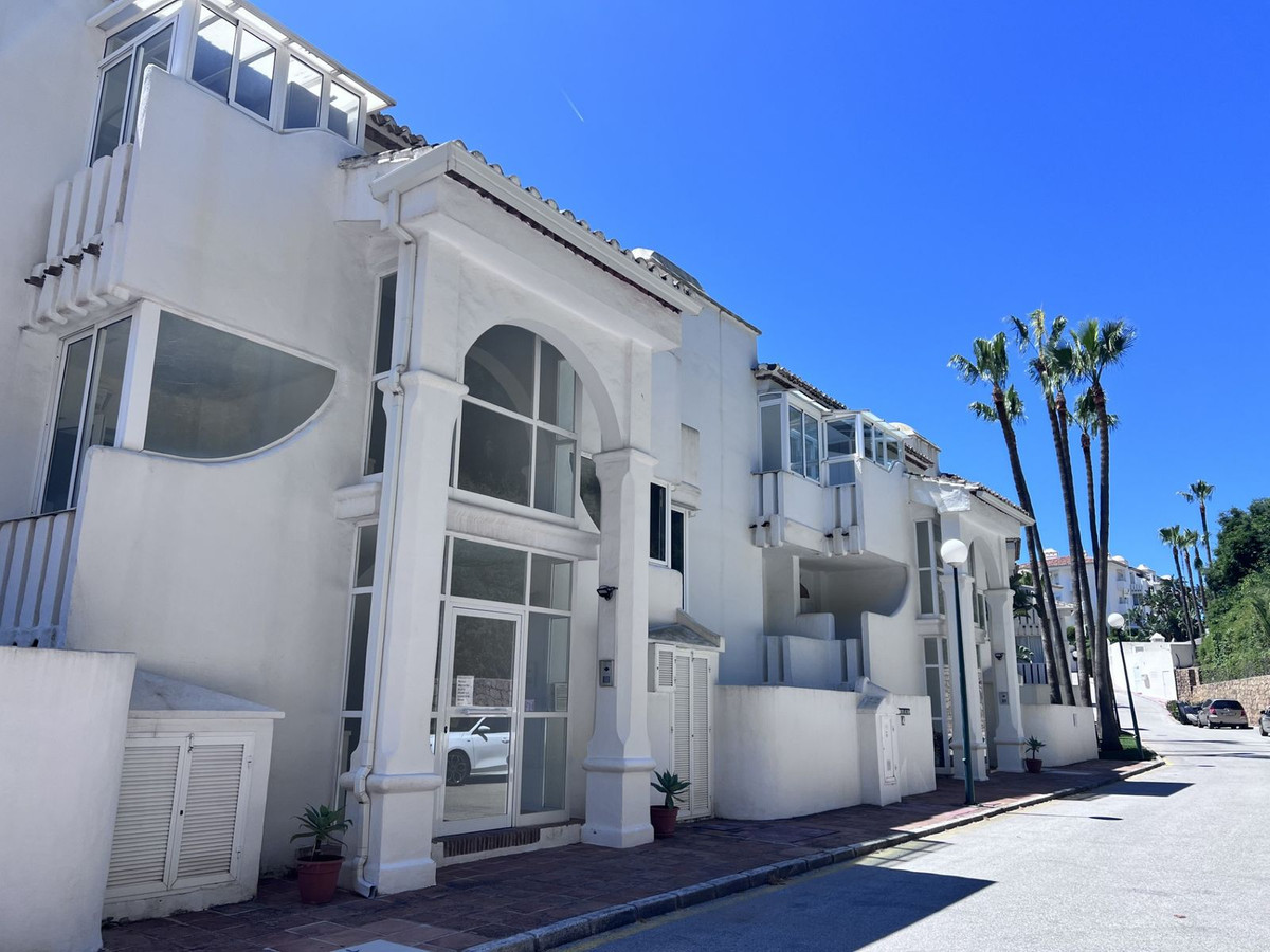 Se vende Apartamento en Planta Última de 2 dormitorios en Costa Del Sol, Málaga, España