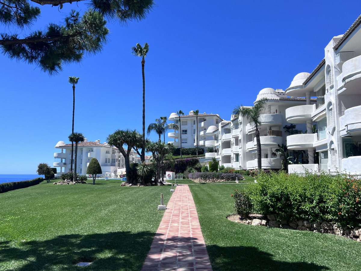 Se vende Apartamento en Planta Última de 2 dormitorios en Costa Del Sol, Málaga, España