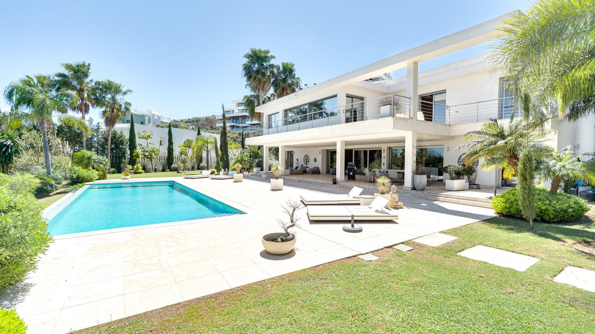 4 Bed Townhouse for sale in Calanova Golf Costa Del Sol, Málaga, Spain