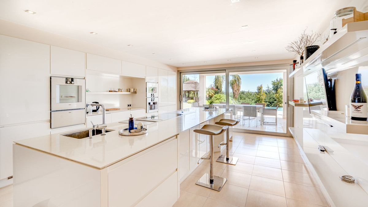 4 Bed Townhouse for sale in Calanova Golf Costa Del Sol, Málaga, Spain