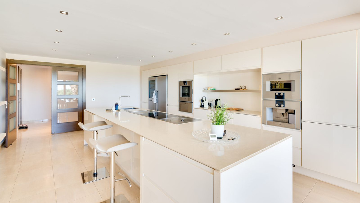 4 Bed Townhouse for sale in Calanova Golf Costa Del Sol, Málaga, Spain