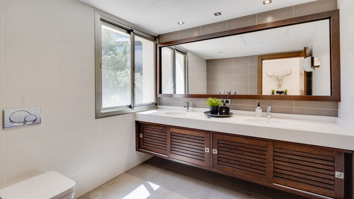 4 Bed Townhouse for sale in Calanova Golf Costa Del Sol, Málaga, Spain
