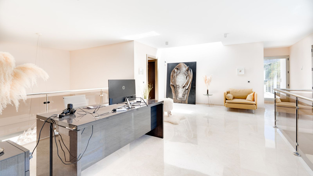 4 Bed Townhouse for sale in Calanova Golf Costa Del Sol, Málaga, Spain