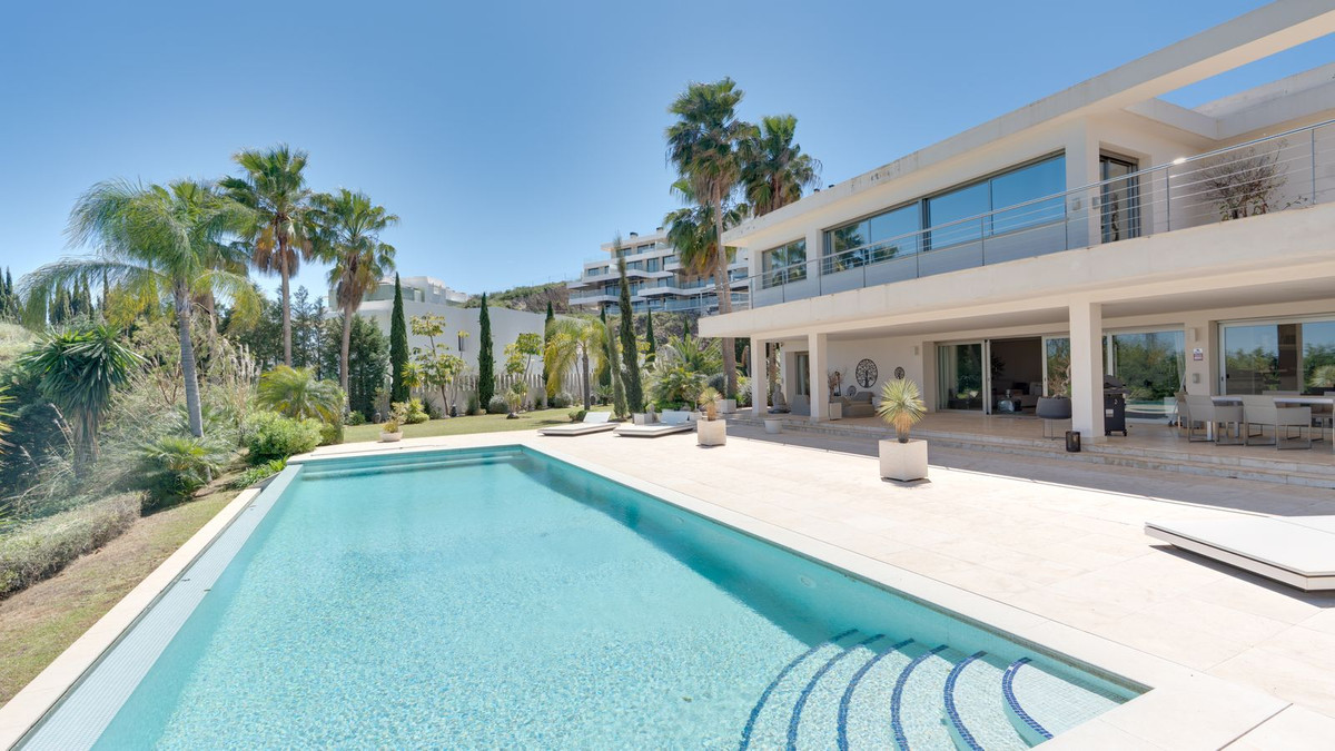 4 Bed Townhouse for sale in Calanova Golf Costa Del Sol, Málaga, Spain
