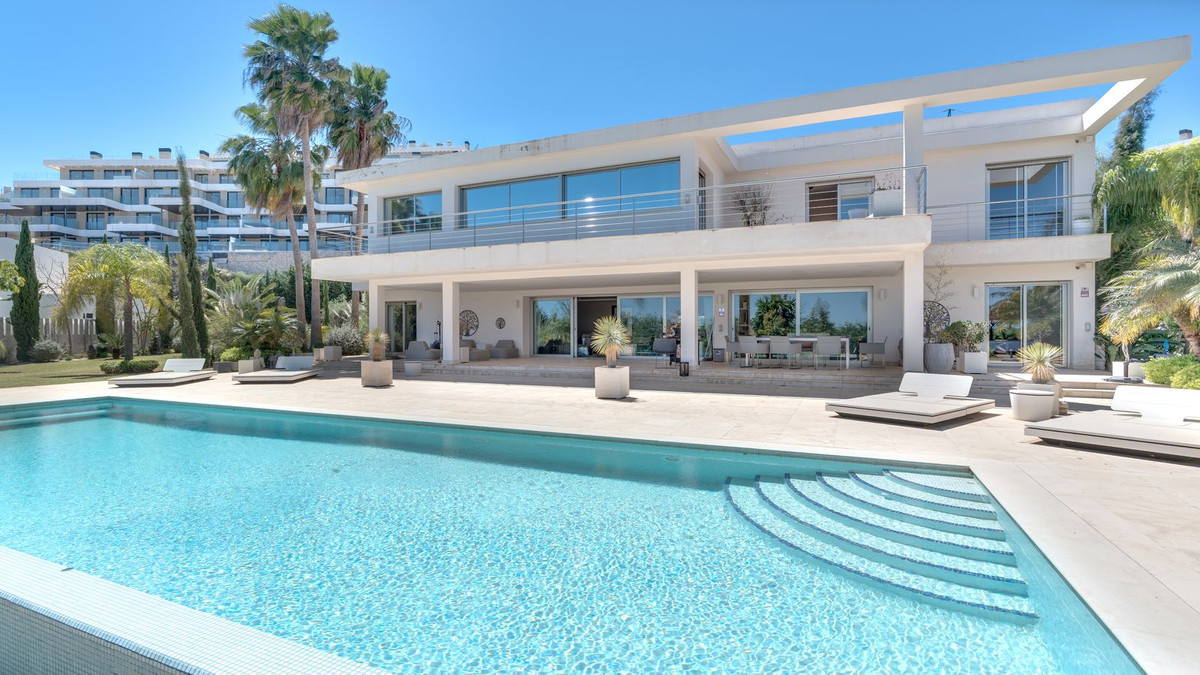 4 Bed Townhouse for sale in Calanova Golf Costa Del Sol, Málaga, Spain