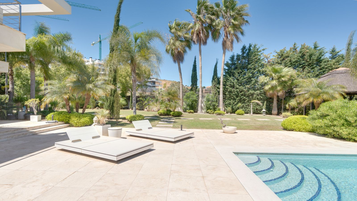 4 Bed Townhouse for sale in Calanova Golf Costa Del Sol, Málaga, Spain