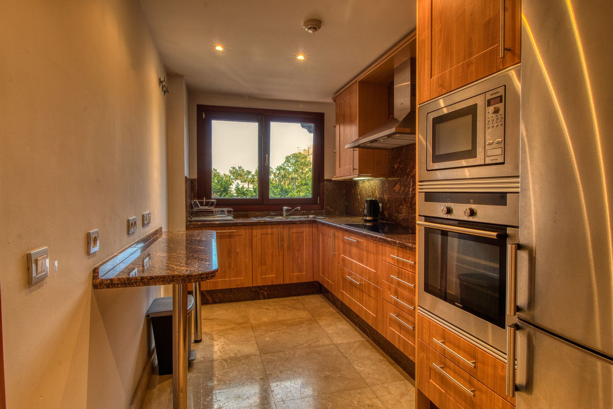 Se vende Apartamento Planta Media de 2 dormitorios en Costa Del Sol, Málaga, España