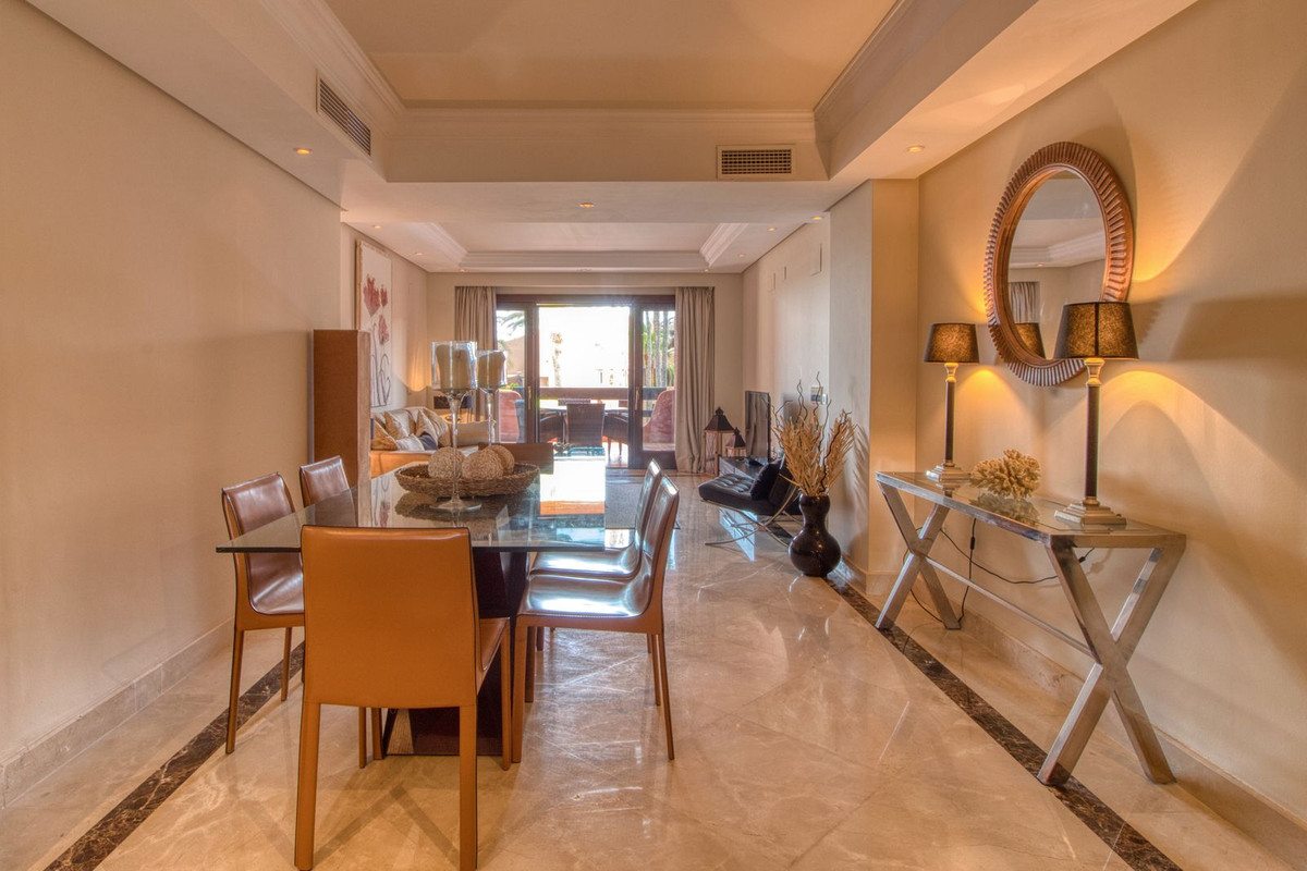 Se vende Apartamento Planta Media de 2 dormitorios en Costa Del Sol, Málaga, España