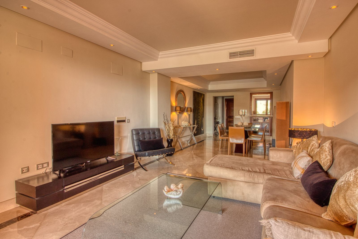 Se vende Apartamento Planta Media de 2 dormitorios en Costa Del Sol, Málaga, España