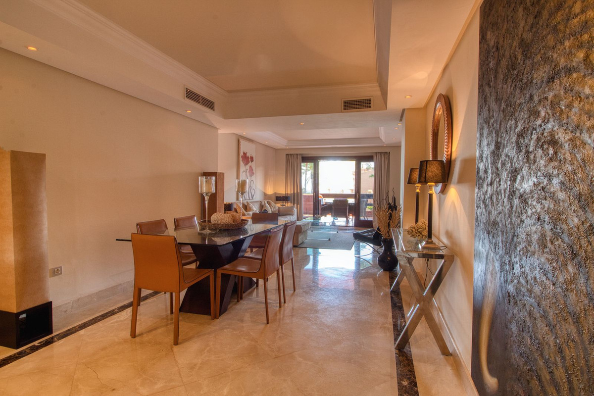 Se vende Apartamento Planta Media de 2 dormitorios en Costa Del Sol, Málaga, España